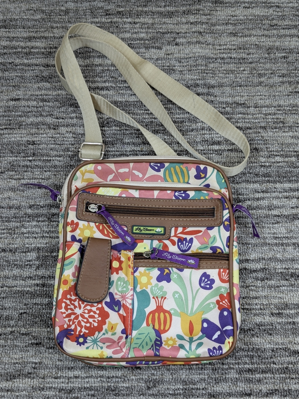 Lily Bloom: Multicolor Floral Crossbody Bag